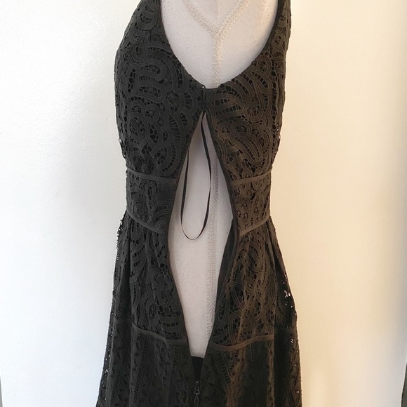 ADELYN RAE BLACK LACE EMBROIDERY SLEEVELESS FIT & FLARE MIDI DRESS - XS - Picture 5 of 9
